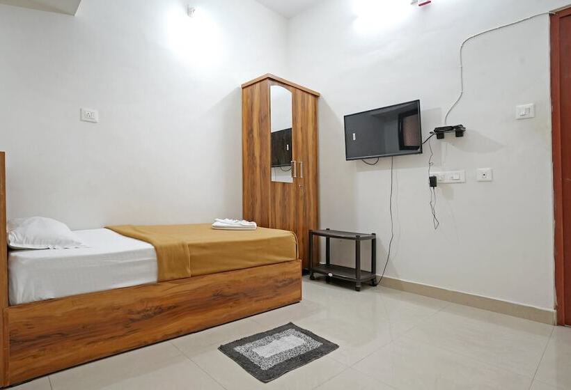 בית מלון כפרי Hillside Hideaway Gudalur