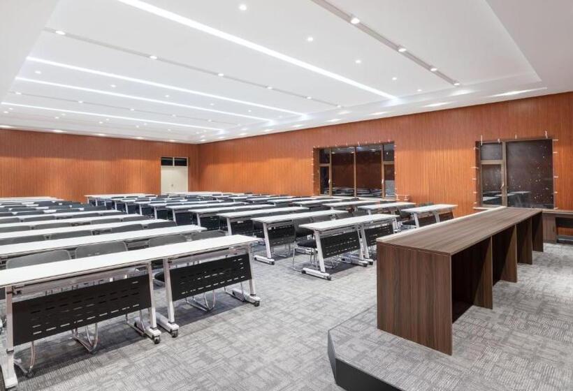 Отель Holiday Inn Express Cangzhou High Tech Zone, An Ihg