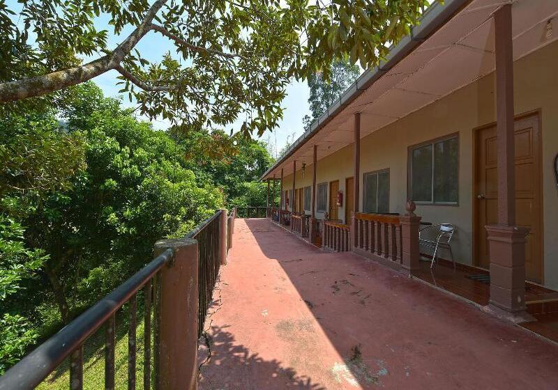 בית מלון כפרי Oyo 90630 Mat Leon Village