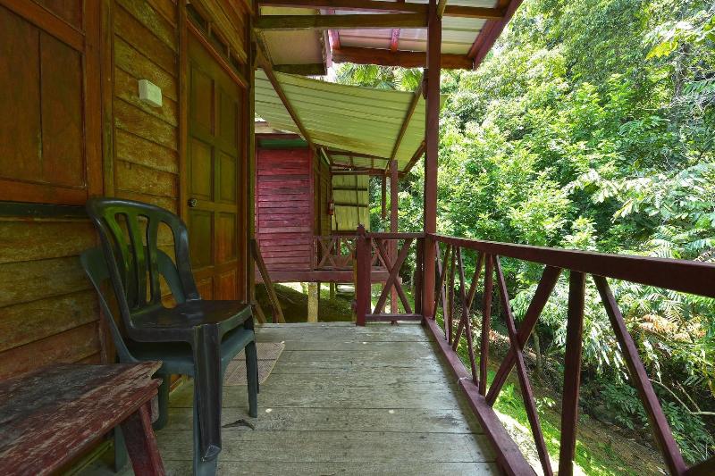 בית מלון כפרי Oyo 90630 Mat Leon Village