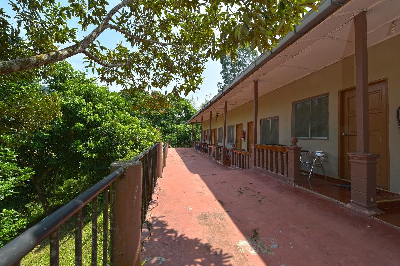 בית מלון כפרי Oyo 90630 Mat Leon Village