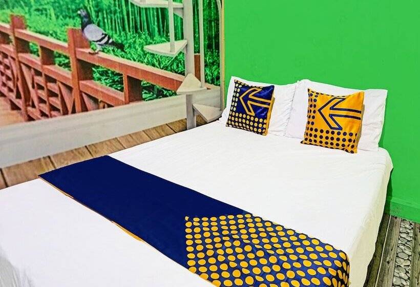 בית מלון כפרי Spot On 91697 Nyaman Homestay Syariah