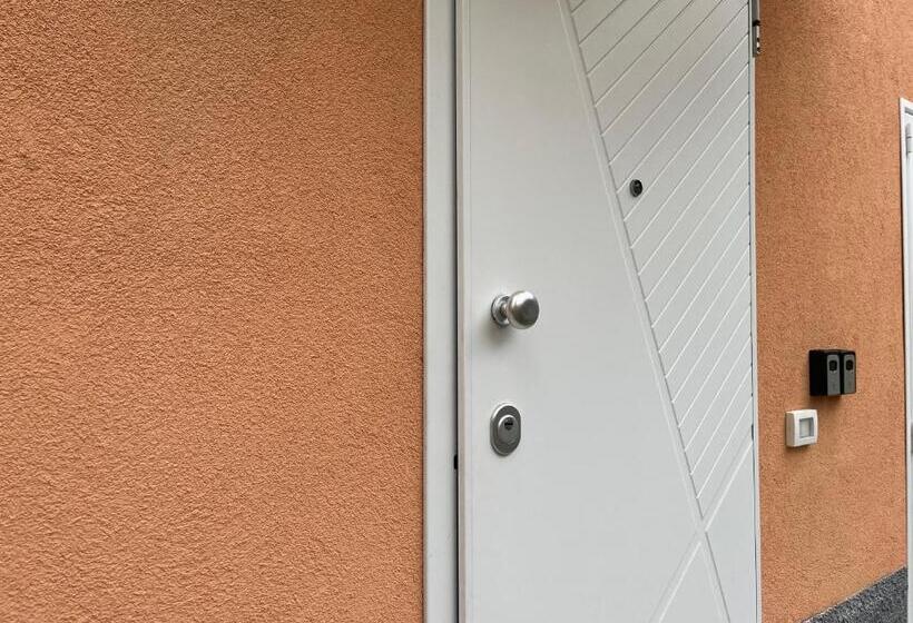 پانسیون Guest House All 83