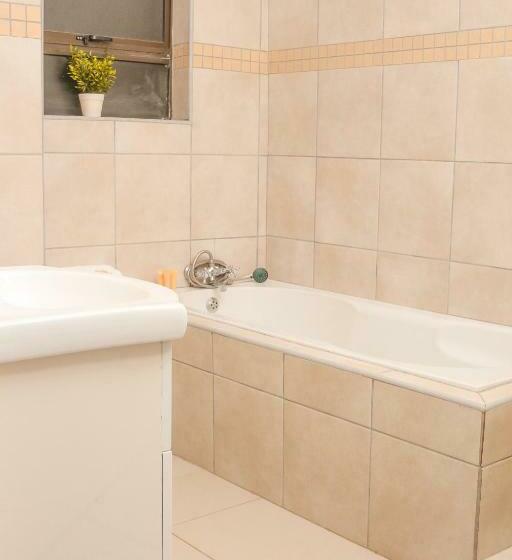 פנסיון Senaville Guesthouse