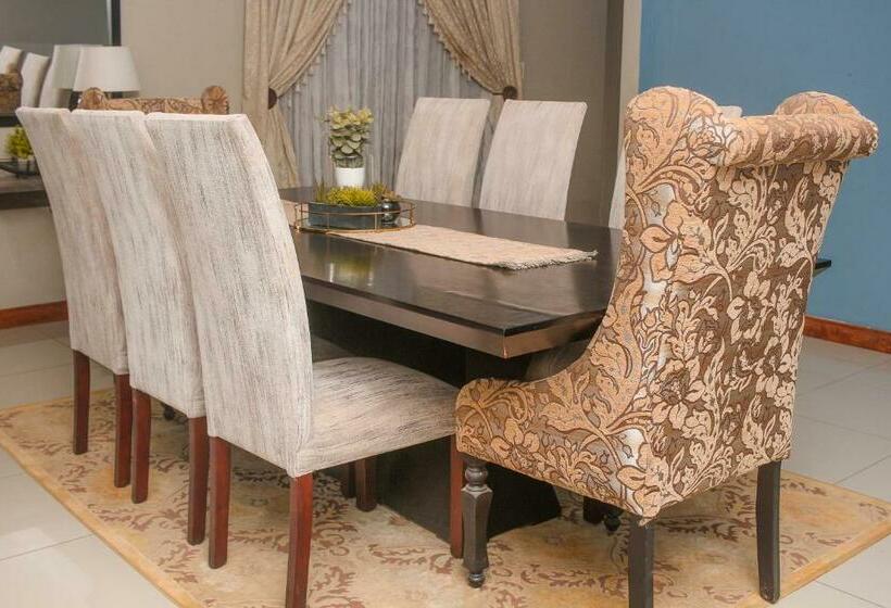 פנסיון Senaville Guesthouse