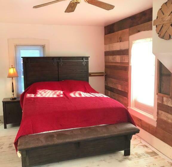 The Farmhouse Inn Bed And Breakfast