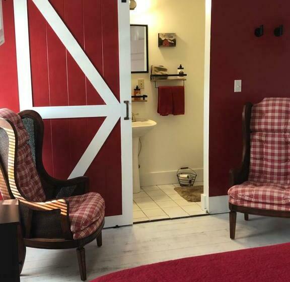 The Farmhouse Inn Bed And Breakfast