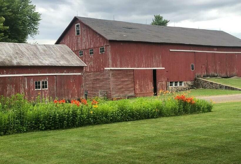 The Farmhouse Inn Bed And Breakfast