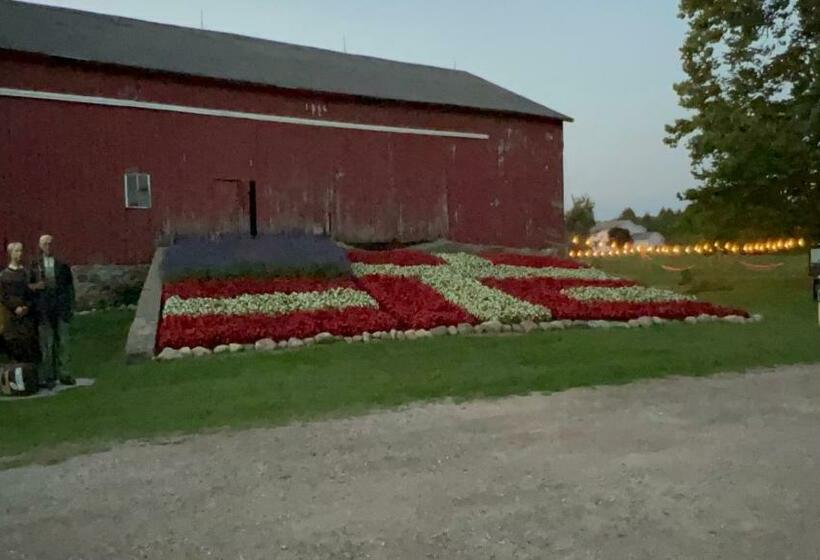 The Farmhouse Inn Bed And Breakfast
