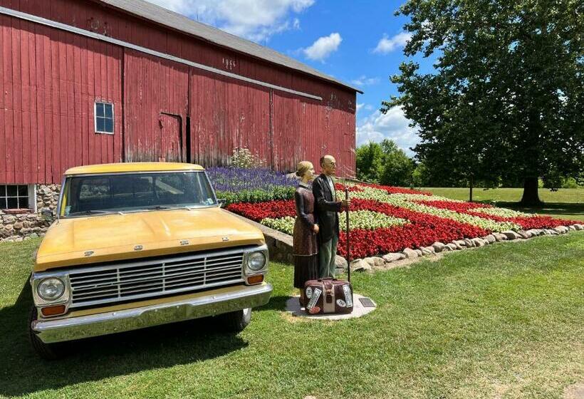 The Farmhouse Inn Bed And Breakfast