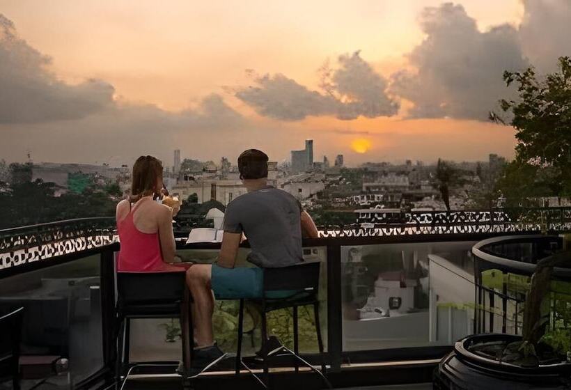 Hanz Light House Condo