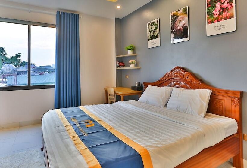 Hanz Light House Condo