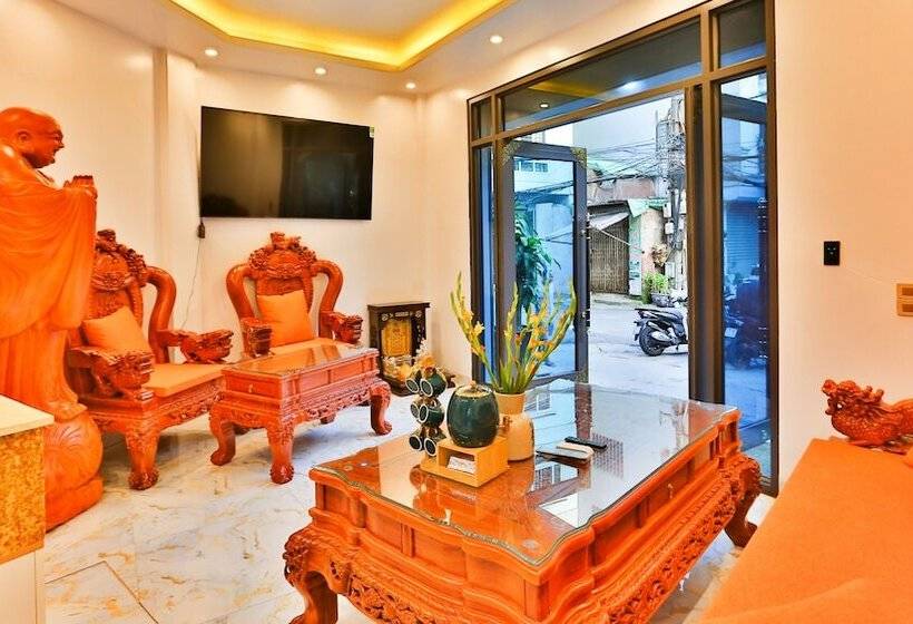 Hanz Light House Condo