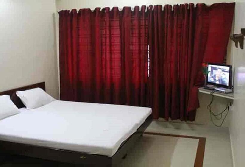 호텔 Ashish Tourist Home