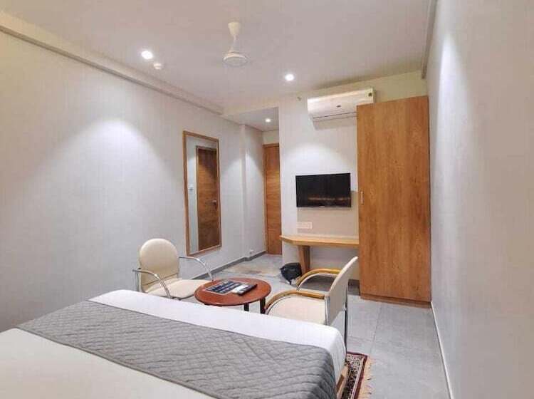 בית מלון כפרי Om