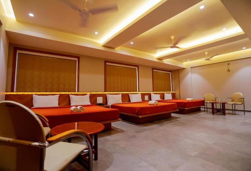 בית מלון כפרי Om