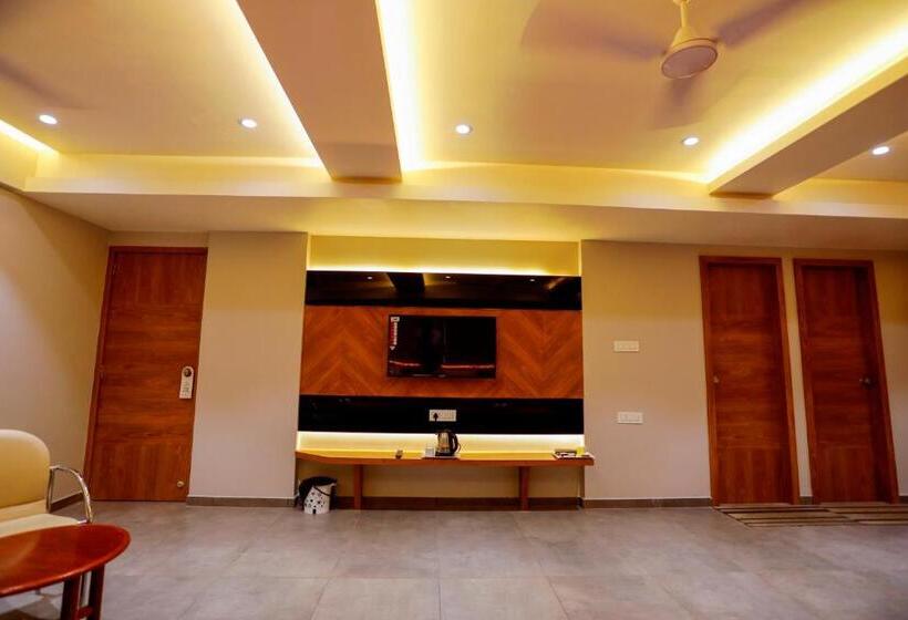 בית מלון כפרי Om