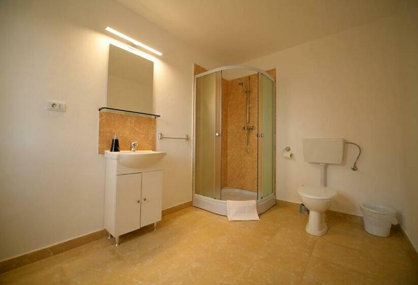 בית מלון כפרי Pensiunea Hera Hațeg