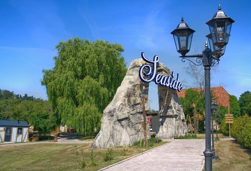 Отель Seaside Resort