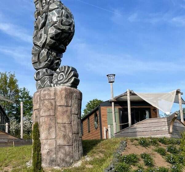 Отель Seaside Resort