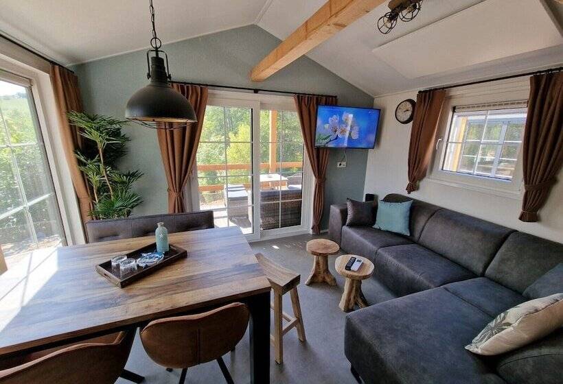 Отель Seaside Resort