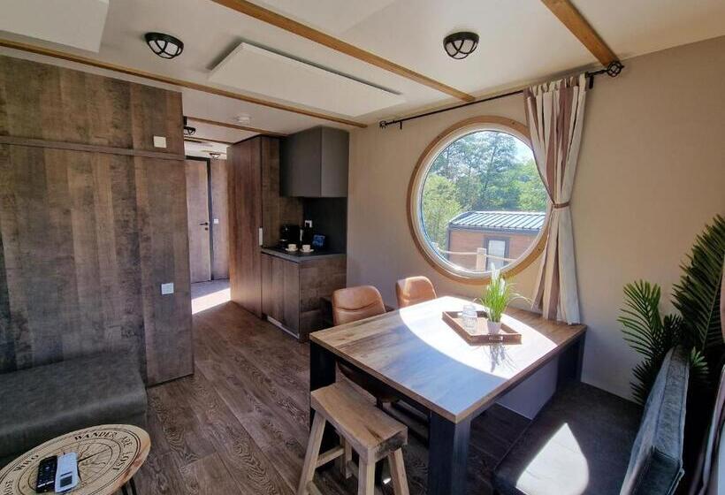 Отель Seaside Resort