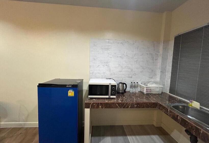 בית מלון כפרי Triple J Hometel