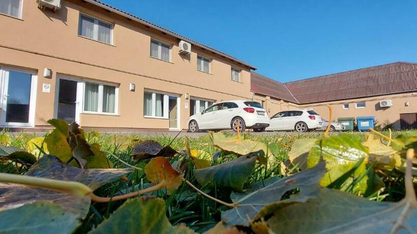 بنسيون Park 84 Vendégház