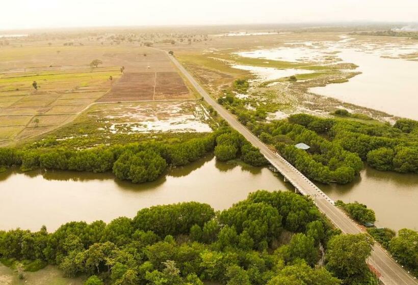 펜션 Whisky Point Lagoon Resort