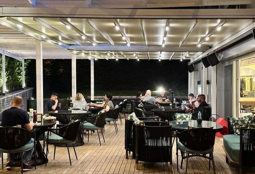 Sherlock Homes Hotels