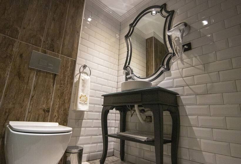 Sherlock Homes Hotels