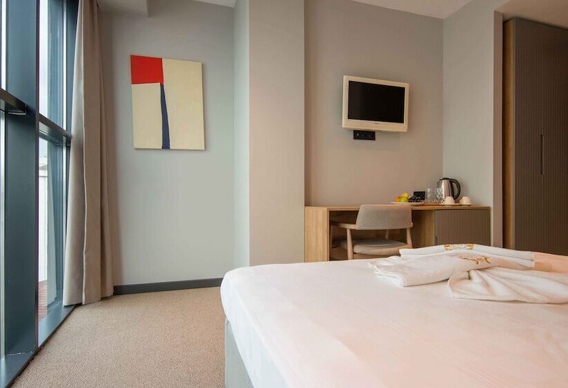 Sherlock Homes Hotels