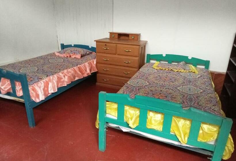 هاستل Chez Yngrid