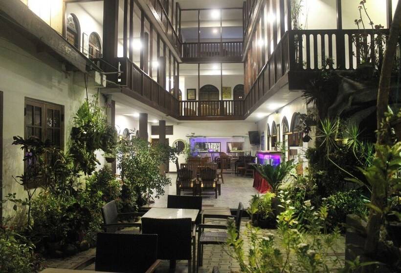 호스텔 Sizzle Sports Club