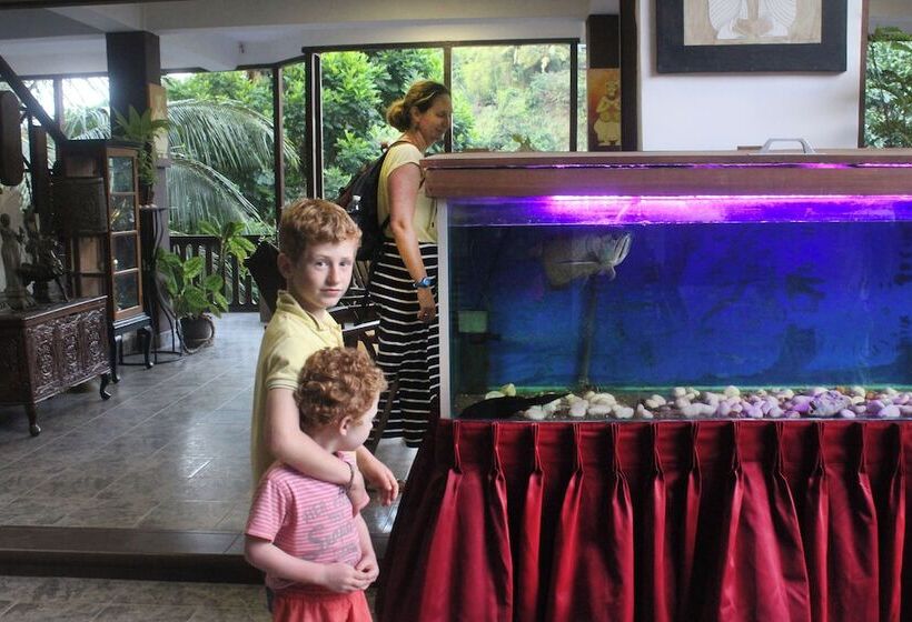 호스텔 Sizzle Sports Club