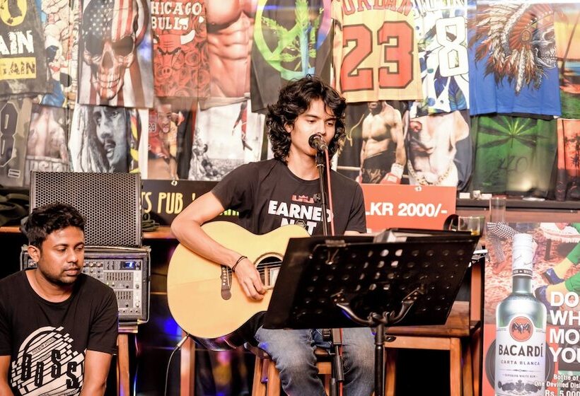 호스텔 Sizzle Sports Club