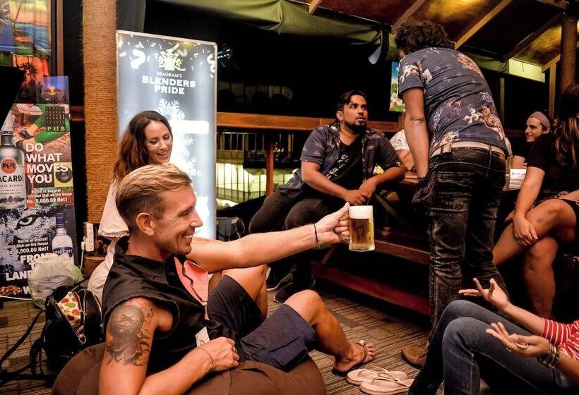 호스텔 Sizzle Sports Club