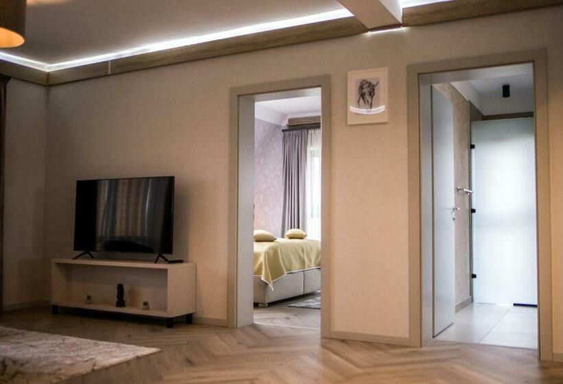 Astoria Horse Center