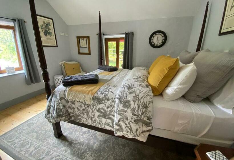 مبيت وإفطار Salmon Weir Lodge