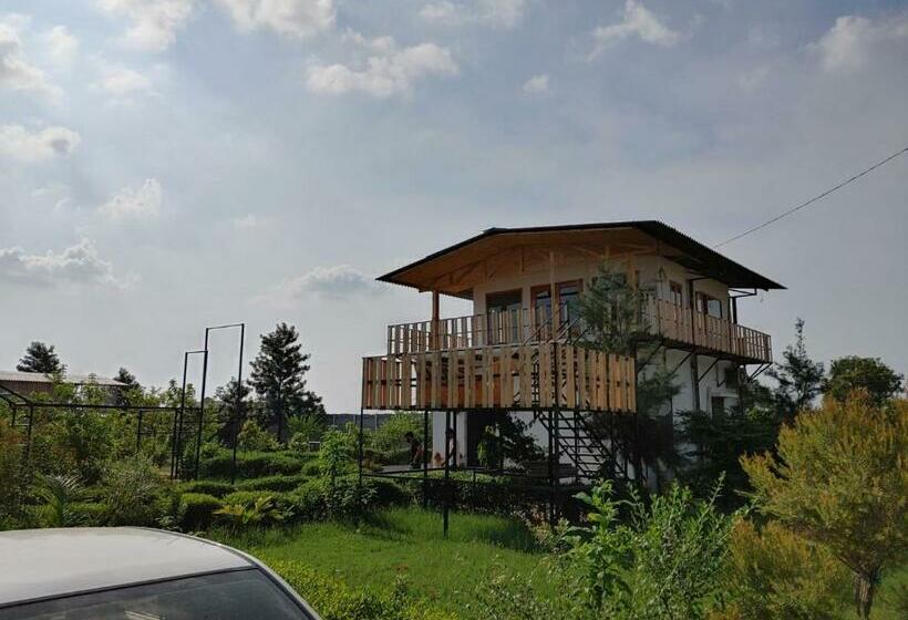 בית מלון כפרי Atulyam Farms