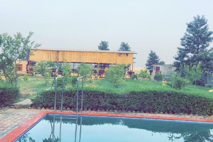 בית מלון כפרי Atulyam Farms