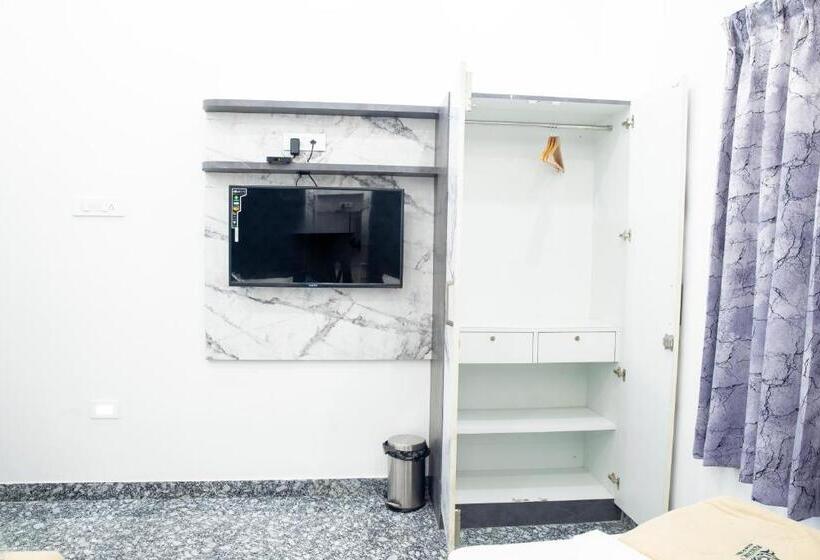 Отель Jsm Residency