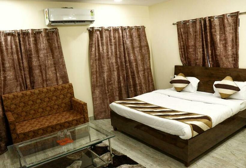 Отель King Edward Memorial 50 Mtrs From Railway Station