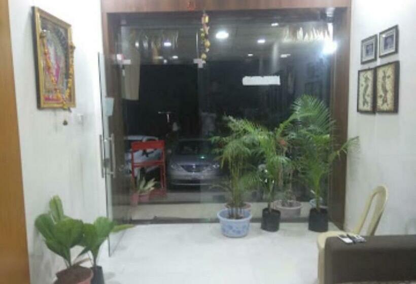 فندق L L Guest House By Wb Inn