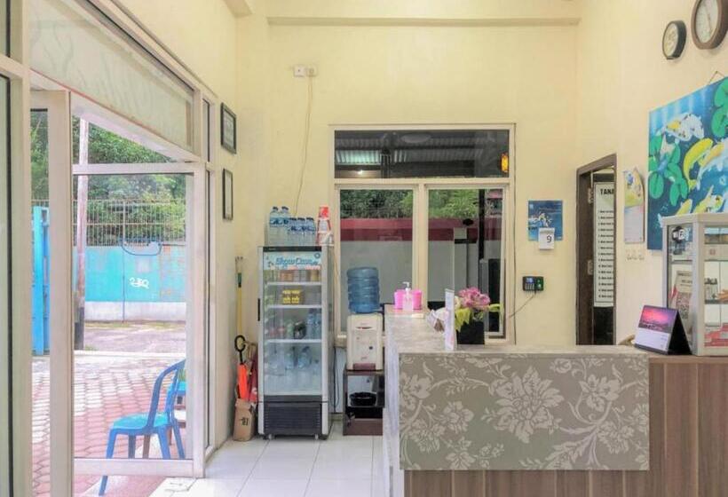 فندق Lido 88 Sorong Mitra Reddoorz