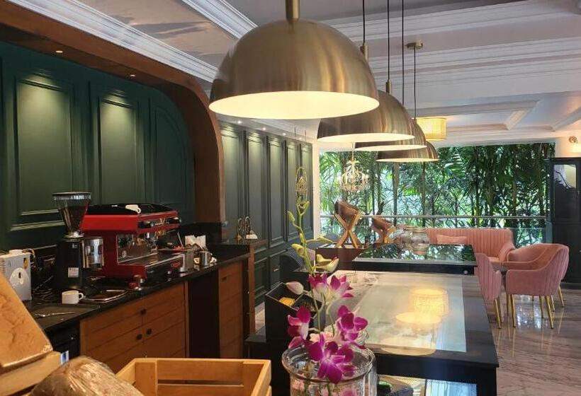 Отель Nambiar Club Bellezea