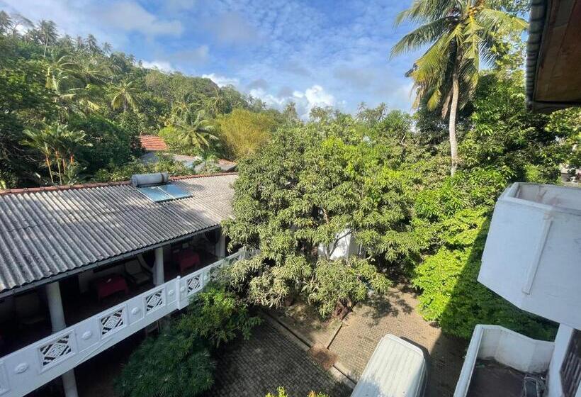 Serendipity Beach Hotel Unawatuna