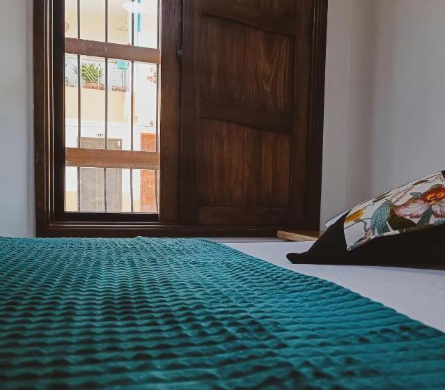 פנסיון Famy Hostal Nardo S