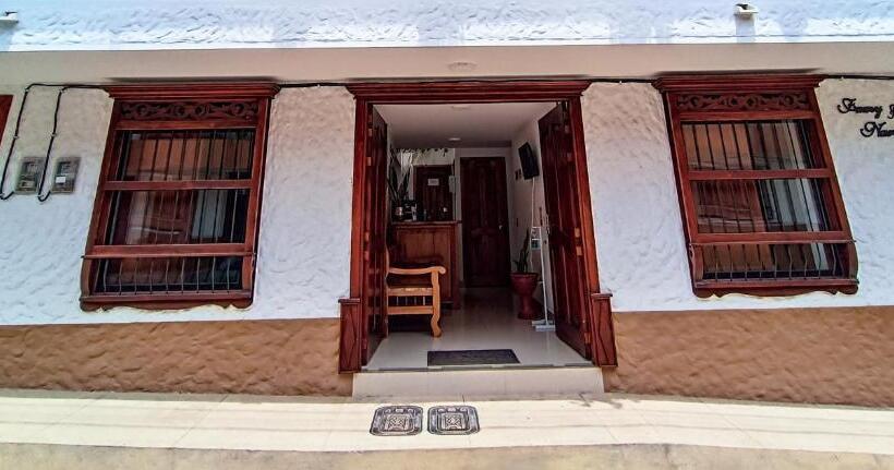 פנסיון Famy Hostal Nardo S