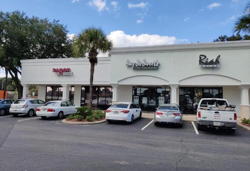 بنسيون Roosevelt Inn